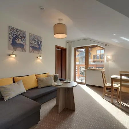 Bezowy I Nowoczesny Sun Seasons 24 W Szklarskiej Porebie By Renters