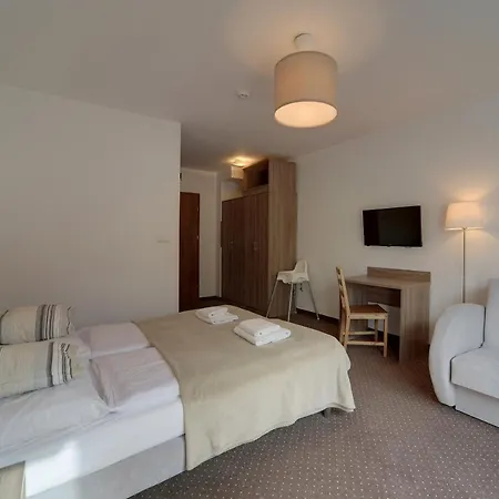 Bezowy I Nowoczesny Sun Seasons 24 W Szklarskiej Porebie By Renters *