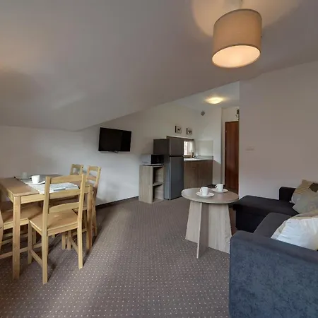 Bezowy I Nowoczesny Sun Seasons 24 W Szklarskiej Porebie By Renters Appartement