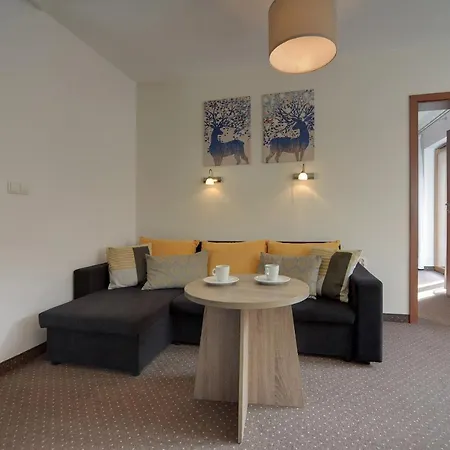 Bezowy I Nowoczesny Sun Seasons 24 W Szklarskiej Porebie By Renters Sklářská Poruba