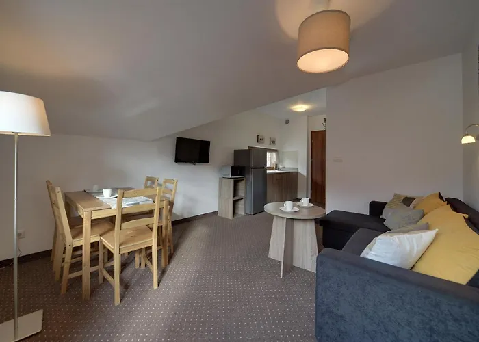 Bezowy I Nowoczesny Sun Seasons 24 W Szklarskiej Porebie By Renters Apartment