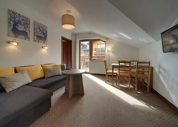 Bezowy I Nowoczesny Sun Seasons 24 W Szklarskiej Porebie By Renters